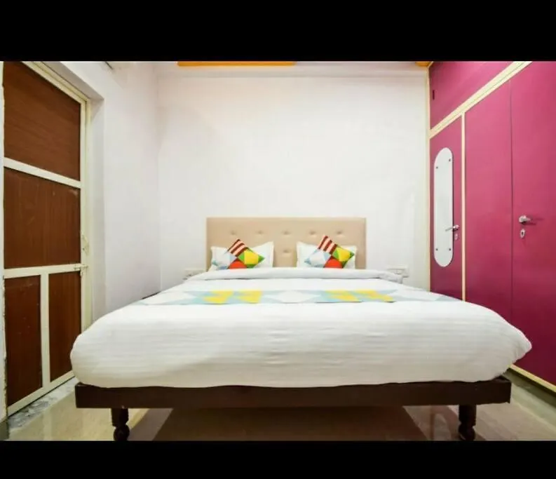 Lake haus home stay enchanting lake breeze view Udaipur