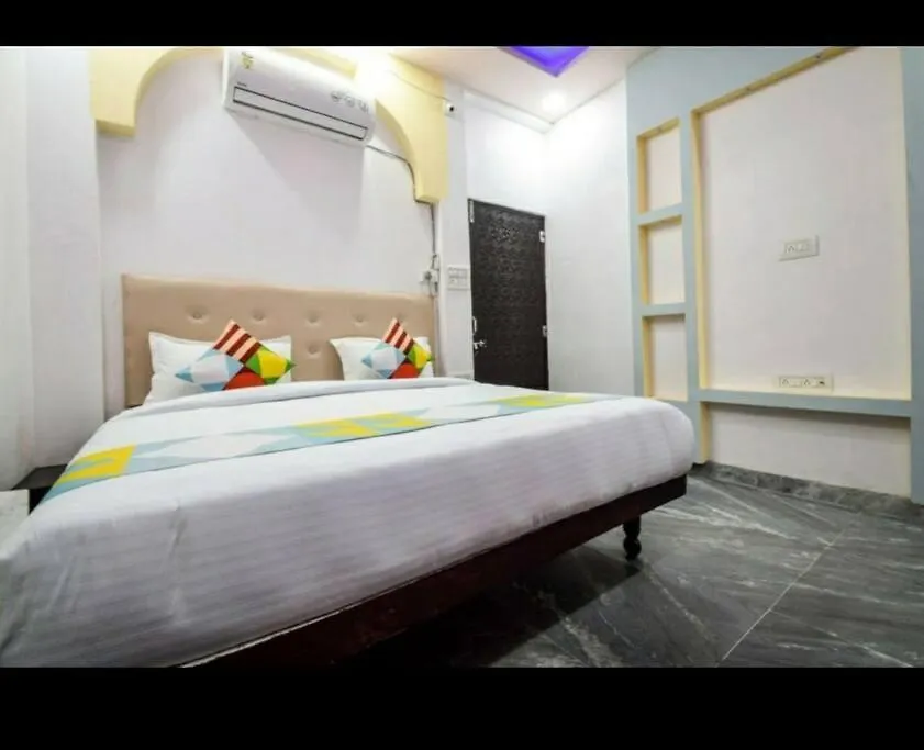 Lake haus home stay enchanting lake breeze view Udaipur India